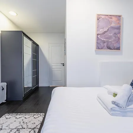 Voltaire Au Puces De St Ouen Pour 4p Apartment