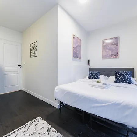 Apartment Voltaire Au Puces De St Ouen Pour 4p